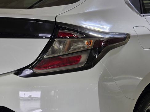 Used 2017 Chevrolet Volt LT w/ Comfort Package FWD image 12