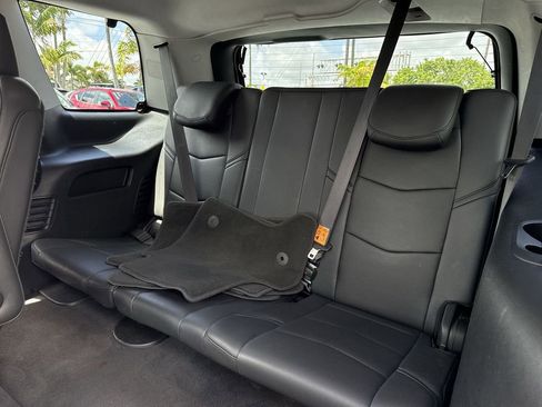 Used 2020 Cadillac Escalade Luxury AWD/4WD image 38