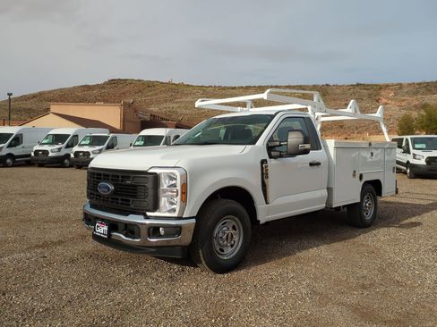 New 2026 Ford F250 XL w/ XL Chrome Package image 8