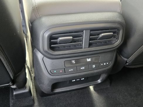 Used 2025 Honda Pilot EX-L image 13