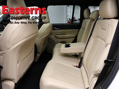 Used 2022 Jeep Grand Cherokee Limited 4xe w/ Luxury Tech Group II AWD/4WD image 25