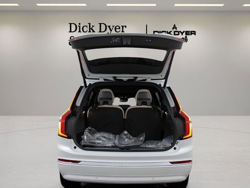 New 2026 Volvo XC90 B6 Ultra image 14