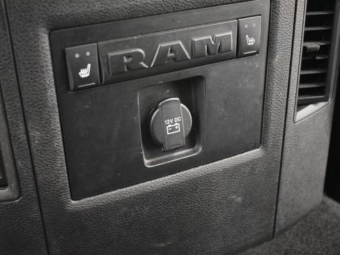 Used 2018 RAM 1500 Laramie w/ Convenience Group image 30