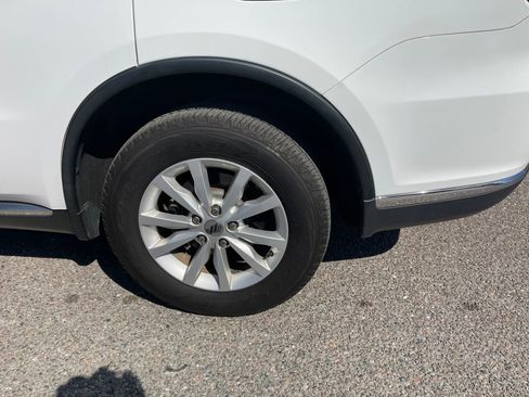 Used 2019 Dodge Durango SXT w/ 3rd Row Seating Group image 9