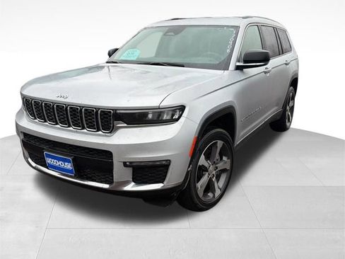 Used 2023 Jeep Grand Cherokee L Limited image 3