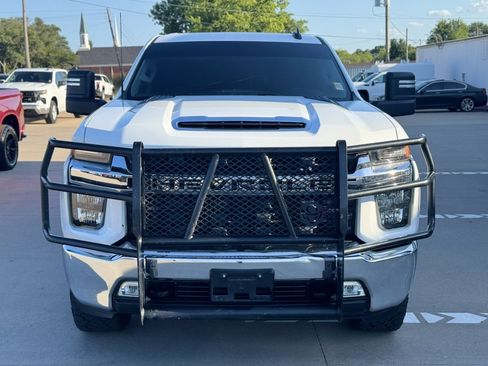 Used 2022 Chevrolet Silverado 2500 LT w/ Convenience Package AWD/4WD image 2