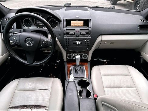 Used 2010 Mercedes-Benz C 300 Sport image 12