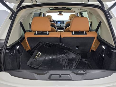 Used 2022 BMW X7 xDrive40i w/ Premium Package image 17