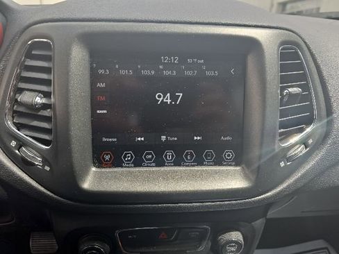 Used 2020 Jeep Compass Trailhawk AWD/4WD image 8