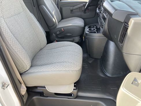 New 2025 GMC Savana 2500 w/ Driver Convenience Package RWD image 27