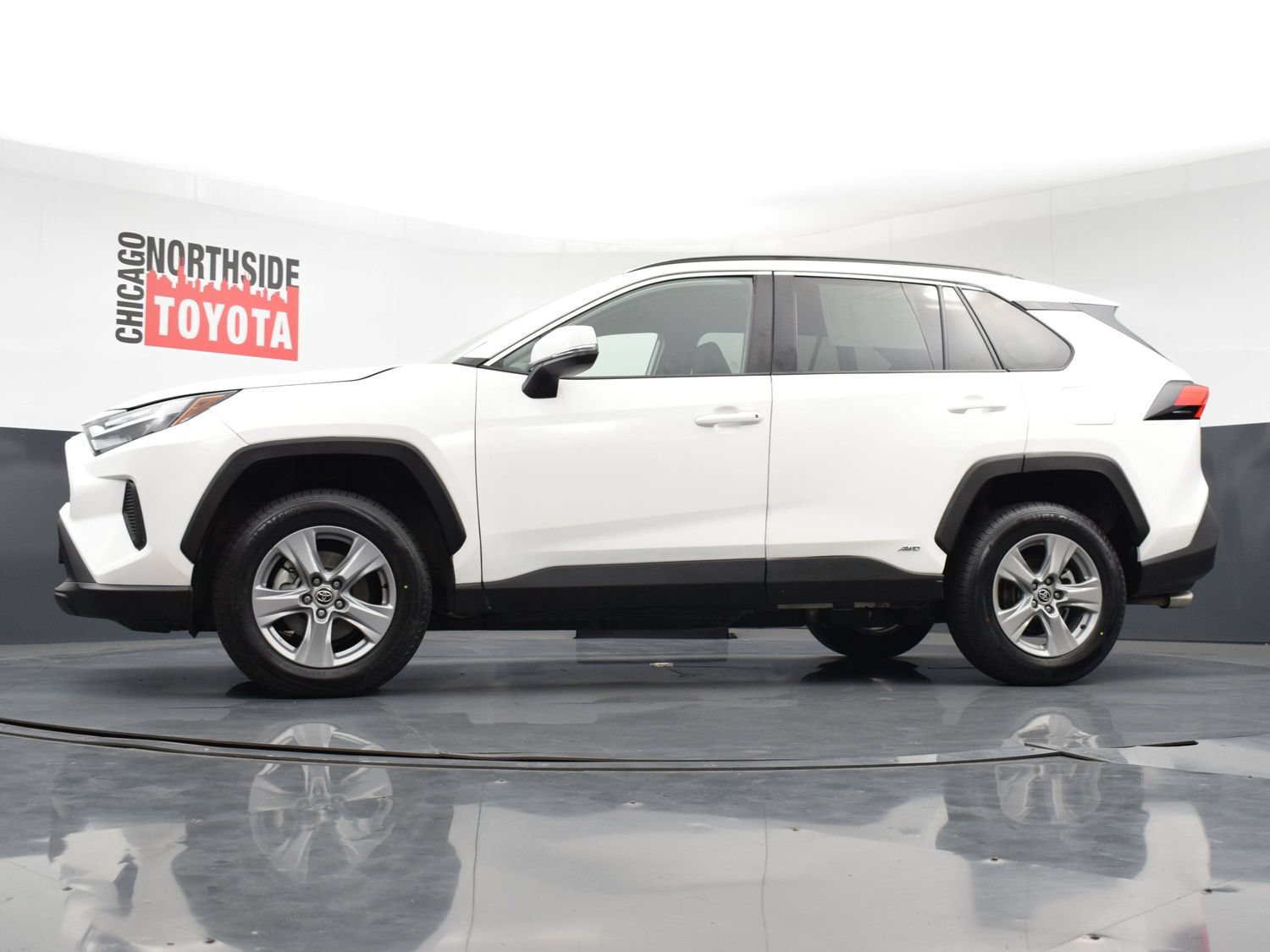 Used 2025 Toyota RAV4 XLE AWD/4WD image 24