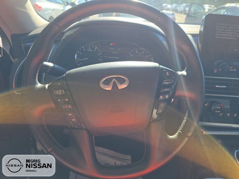 Used 2024 INFINITI QX80 Luxe RWD image 13
