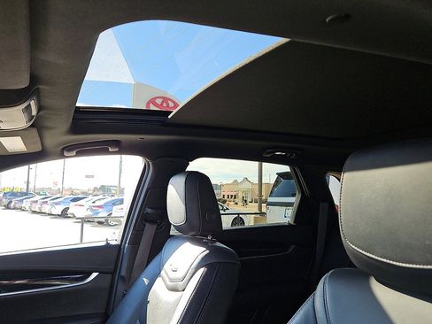 Used 2025 Cadillac XT5 Premium Luxury image 13