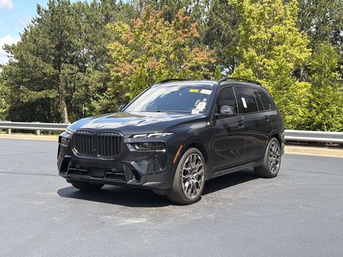 Used 2025 BMW X7 xDrive40i w/ M Sport Package AWD/4WD image 13