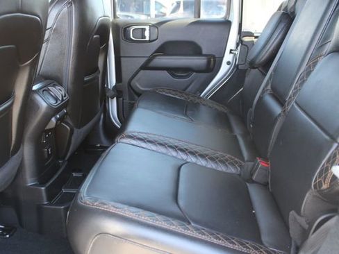 Used 2023 Jeep Wrangler Unlimited Sahara AWD/4WD image 39