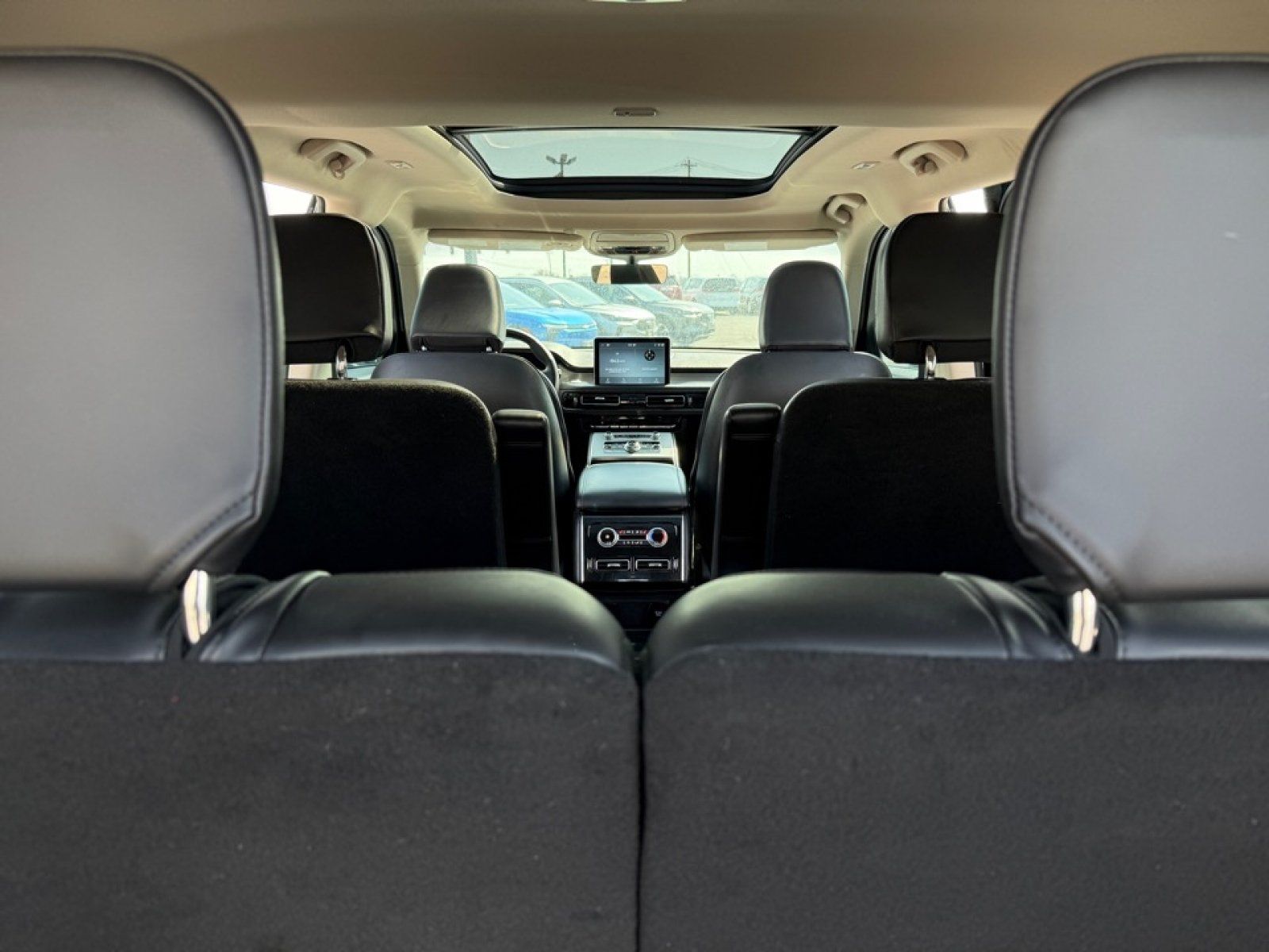 Used 2022 Lincoln Aviator AWD w/ Premium Package image 33