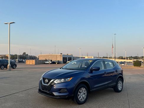 Used 2020 Nissan Rogue Sport S FWD image 9