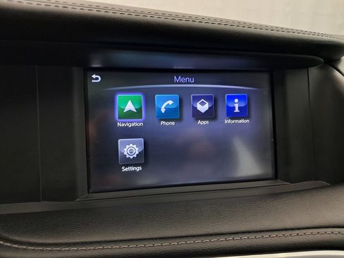 Used 2018 INFINITI QX30 Luxury AWD image 18