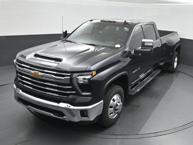Used 2024 Chevrolet Silverado 3500 LTZ w/ LTZ Plus Package AWD/4WD image 36