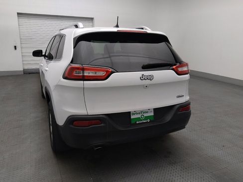 Used 2018 Jeep Cherokee Latitude Plus FWD image 6