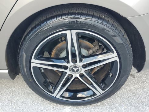 Used 2020 Mercedes-Benz A 220 4MATIC w/ Premium Package image 7