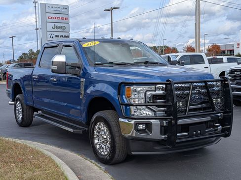 Used 2022 Ford F250 Lariat w/ Chrome Package image 3