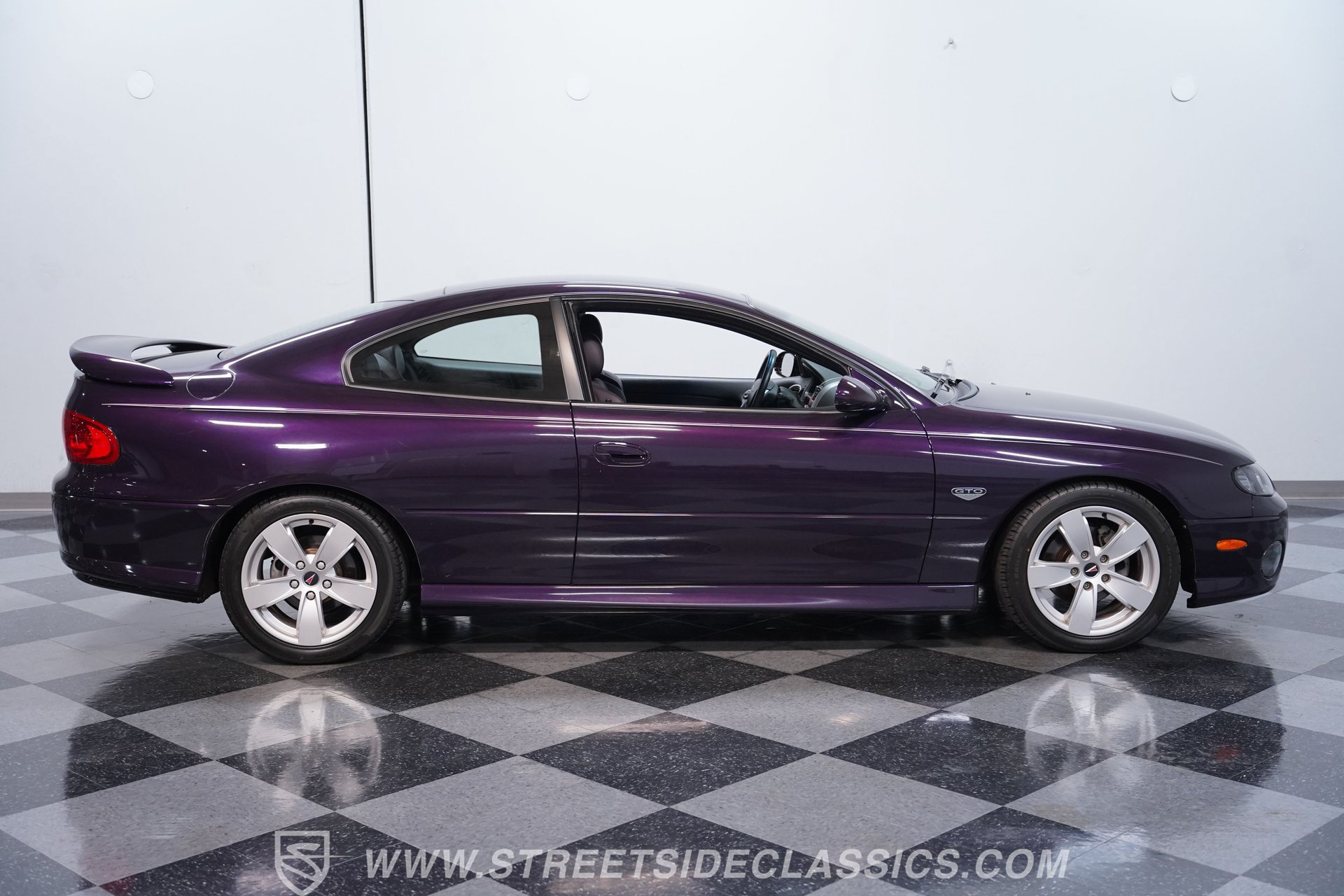 Used 2004 Pontiac GTO RWD image 12