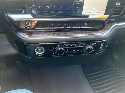 Used 2024 Chevrolet Silverado 1500 LT image 27