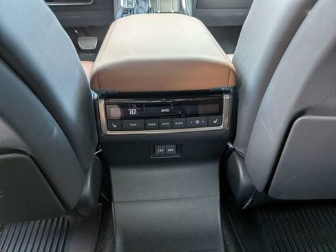 Used 2024 Lexus GX 550 w/ Accessory Package (Z1) AWD/4WD image 17