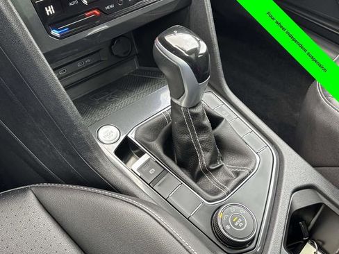 Used 2022 Volkswagen Tiguan SE image 23