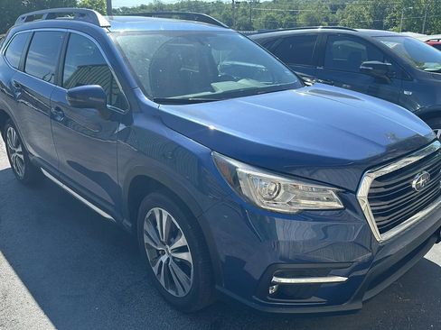 Used 2022 Subaru Ascent Limited w/ Technology Package AWD/4WD image 2