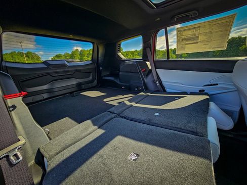 New 2026 Jeep Cherokee Limited AWD/4WD image 32