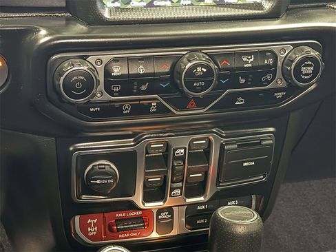 Certified 2022 Jeep Gladiator Mojave w/ LED Lighting Group image 17