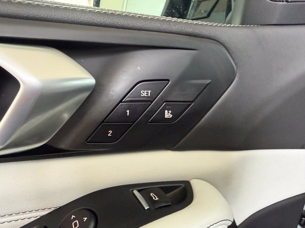 Used 2025 BMW X5 xDrive40i w/ M Sport Package AWD/4WD image 45