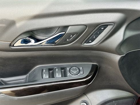 Used 2023 GMC Acadia AT4 w/ Technology Package image 17