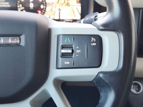 Used 2021 Land Rover Defender 110 SE image 31