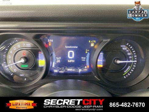 Used 2024 Jeep Wrangler Unlimited w/ Convenience Group AWD/4WD image 17