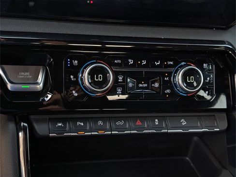 Used 2024 GMC Sierra 1500 AT4 w/ Technology Package image 18