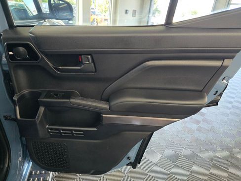 Used 2025 Toyota 4Runner TRD Off-Road Premium AWD/4WD image 40