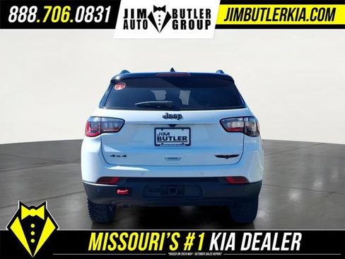 Used 2025 Jeep Compass Trailhawk w/ Trailer Tow Group AWD/4WD image 21