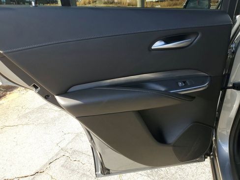 Used 2025 Cadillac XT4 Premium Luxury image 11