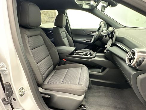 New 2026 Chevrolet Equinox LT w/ LPO, Floor Liner Package AWD/4WD image 29