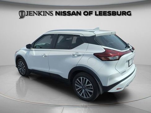 Certified 2023 Nissan Kicks SV FWD image 9