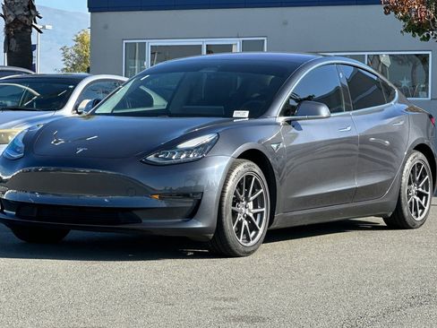 Used 2018 Tesla Model 3 Long Range image 8