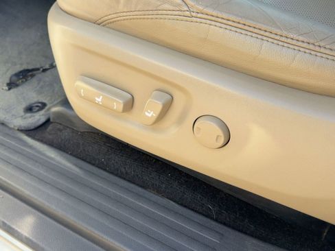 Used 2015 Toyota 4Runner Limited image 12