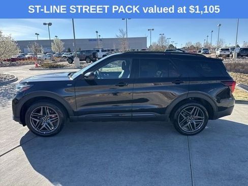 Used 2025 Ford Explorer ST-Line w/ ST-Line Street Pack AWD/4WD image 4