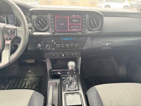 Used 2021 Toyota Tacoma TRD Off-Road AWD/4WD image 17