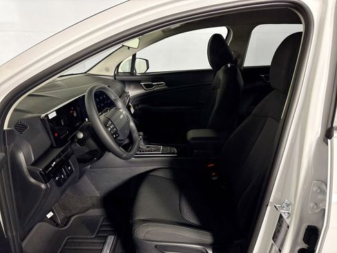 New 2026 Kia Sportage LX image 11