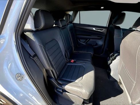 New 2026 Volkswagen Atlas Cross Sport SEL AWD/4WD image 10
