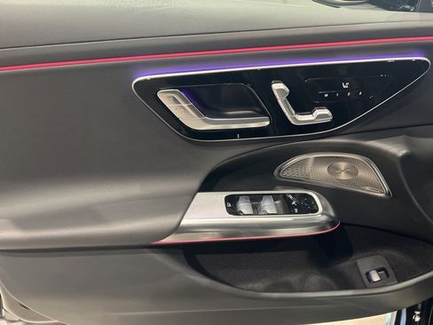 Used 2025 Mercedes-Benz E 350 4MATIC Sedan image 16